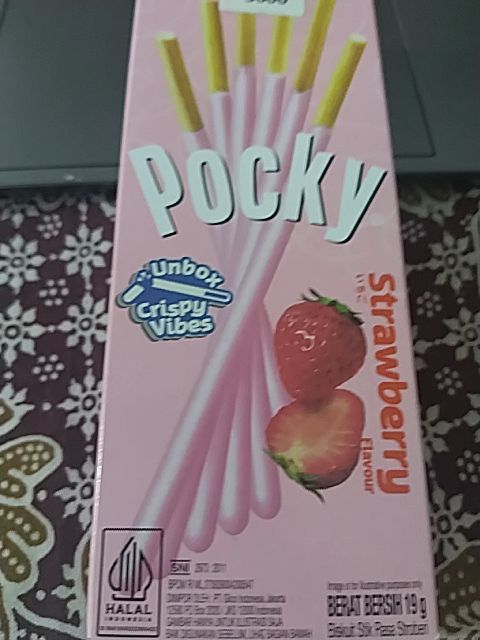 pocky strawberi